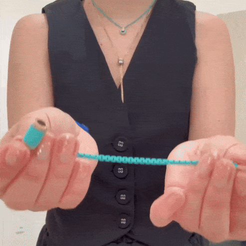 THALASSA METALLIC SILVER CHAIN WHITE CHIP WITH ZIRCONIAS MAGNET