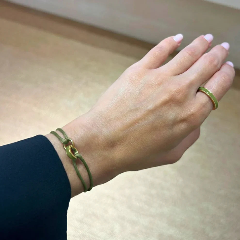WEWA OLIVE GREEN CORD AND OLIVE CHIP BRACELET