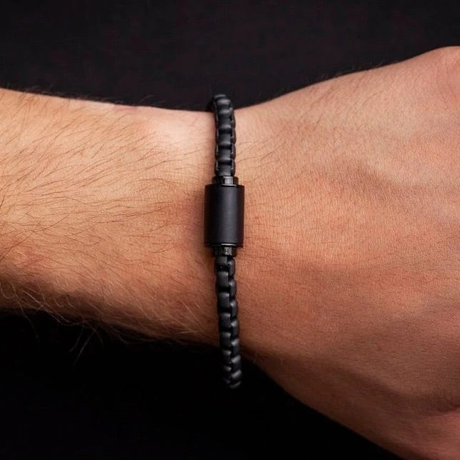 THALASSA BLACK CHAIN BLACK CHIP MAGNET