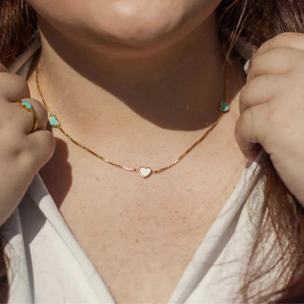 AMARE TURQUOISE WHITE CHIPS NECKLACE GOLD