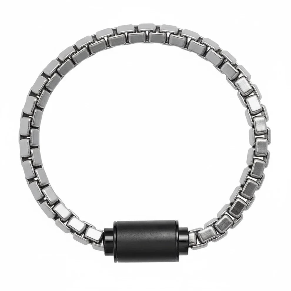 THALASSA METALLIC SILVER CHAIN BLACK CHIP MAGNET